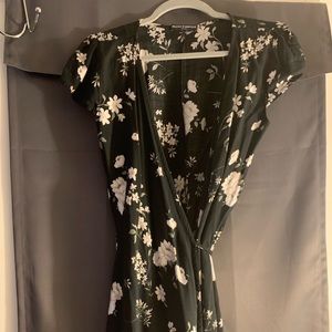 Brandy Melville simple floral wrap dress